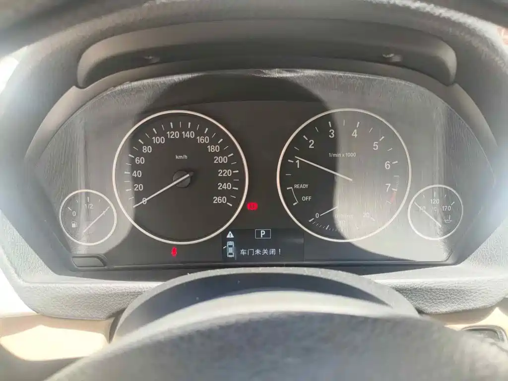 Photo 4 - BMW 3 Series