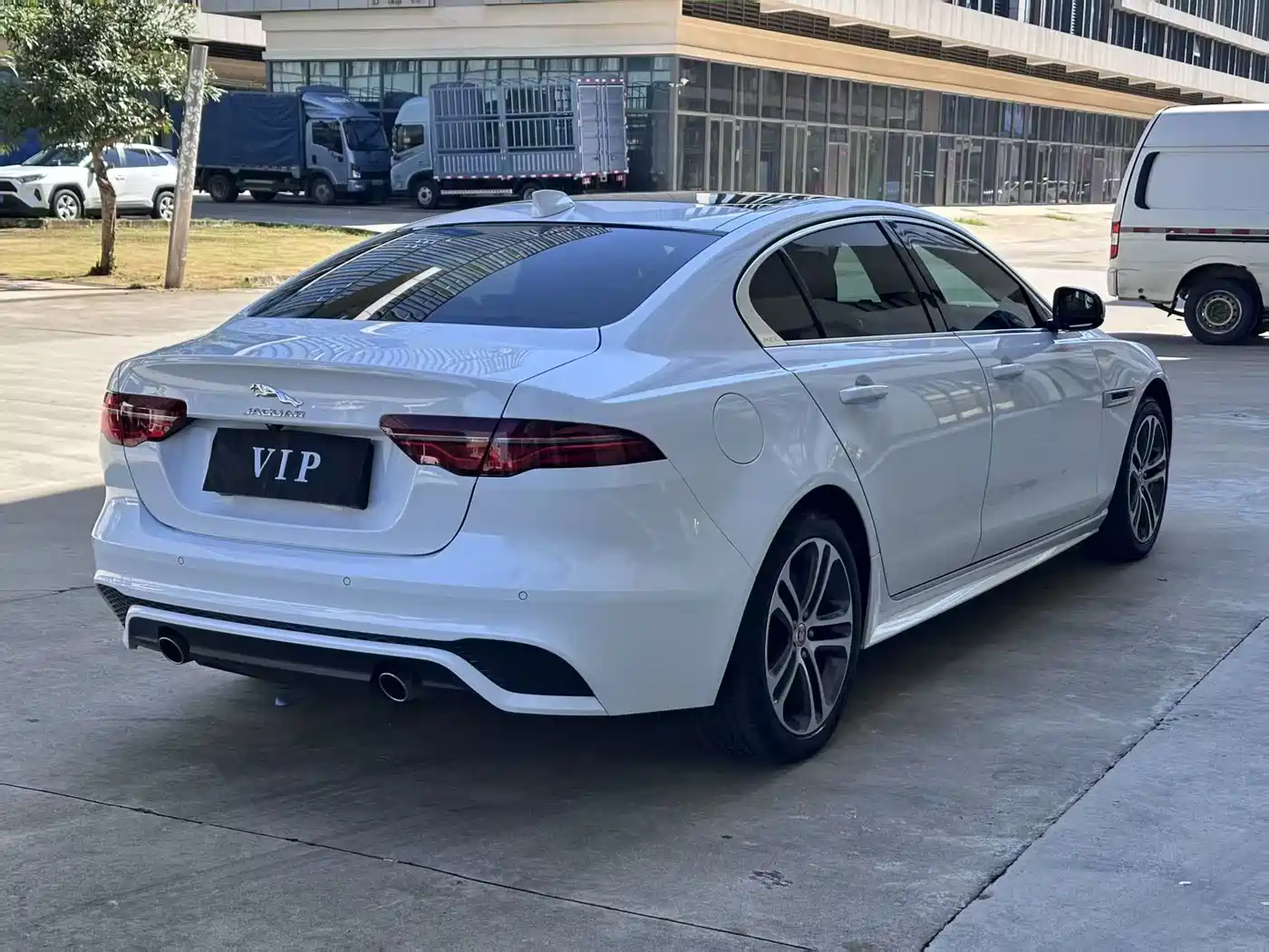 Jaguar XEL 2024 2024 Model 2.0T 250PS R-DYNAMIC S Progressive Sport Edition