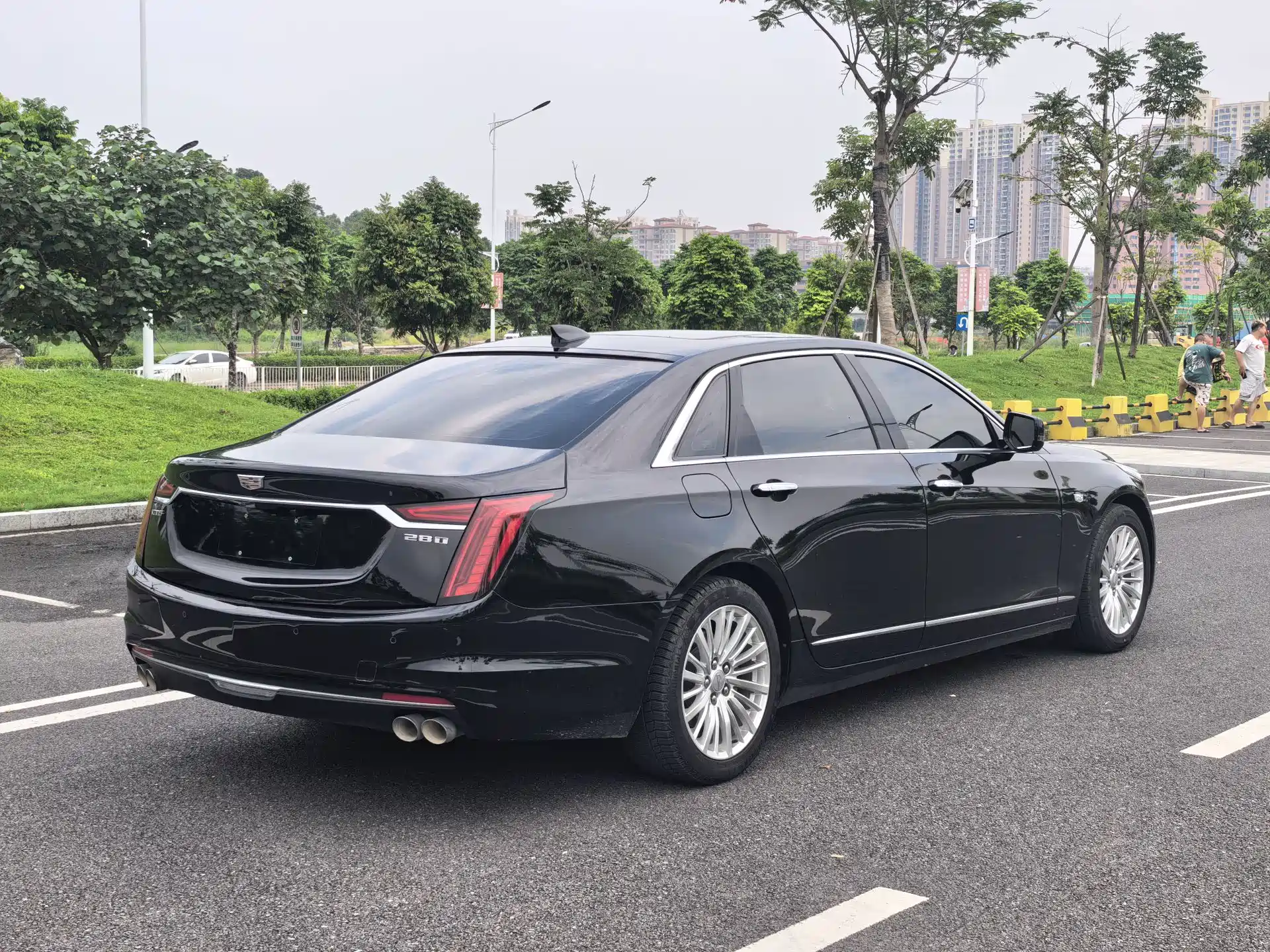 Фото 36 - Cadillac CT6
