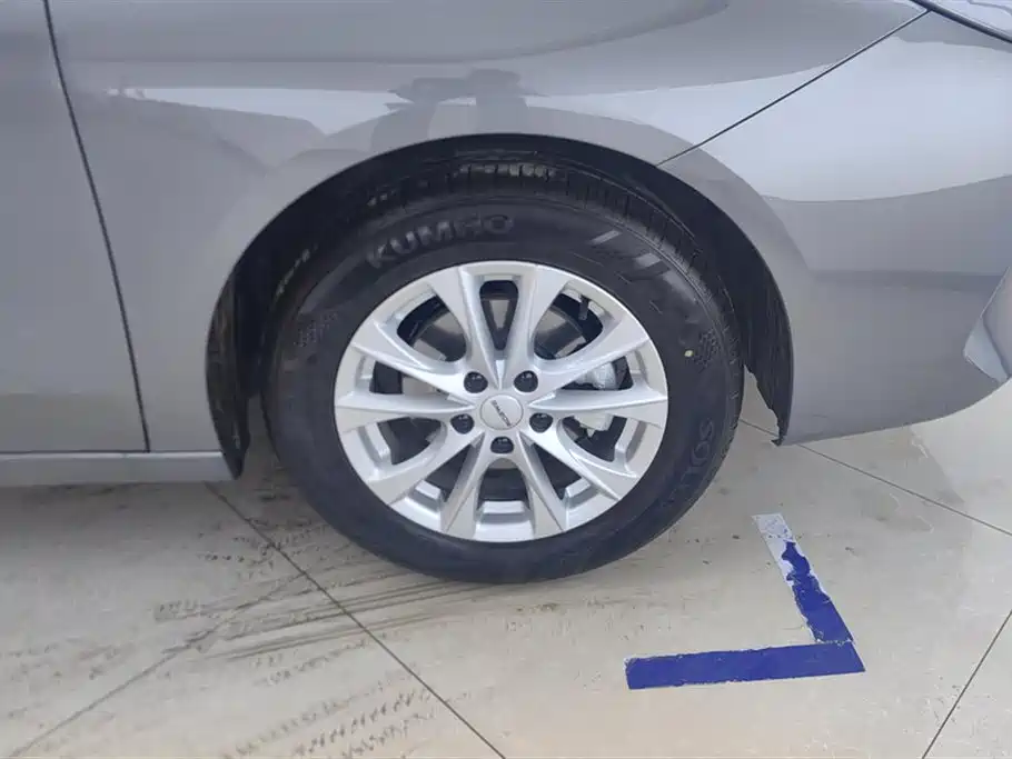 ROEWE I5