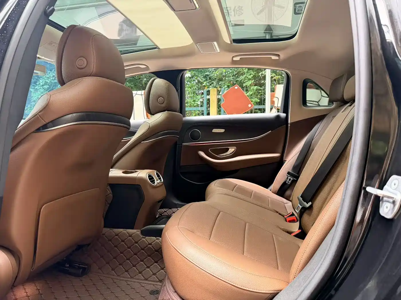 Mercedes-Benz E-Class 2020 Model E 260 L Sport фото 17