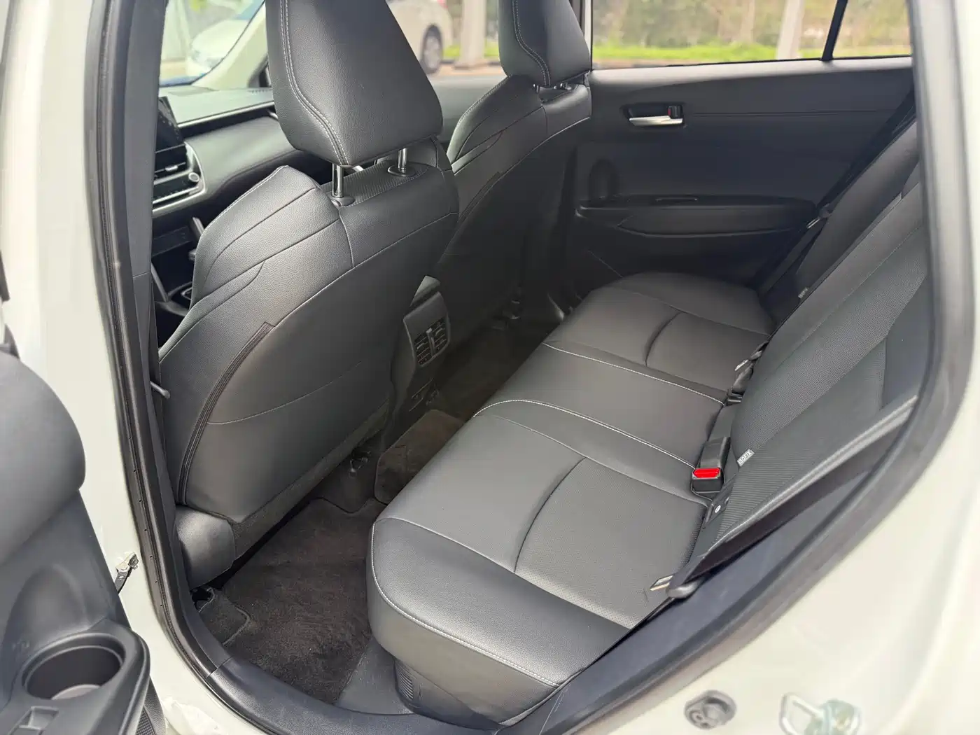 Toyota Frontlander 2023 2.0L Smart Hybrid Dual Engine Prestige Edition фото 8