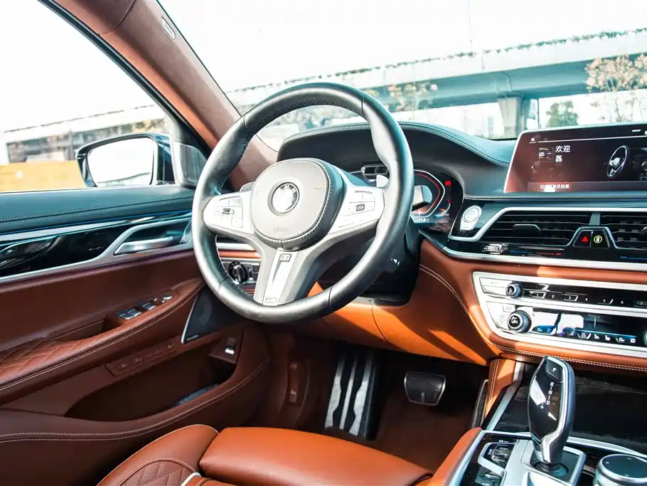 BMW 7 Series 2019 740Li xDrive Executive M Sport Package фото 18