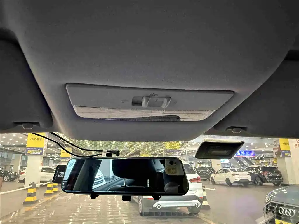 Фото 27 - Volkswagen Polo