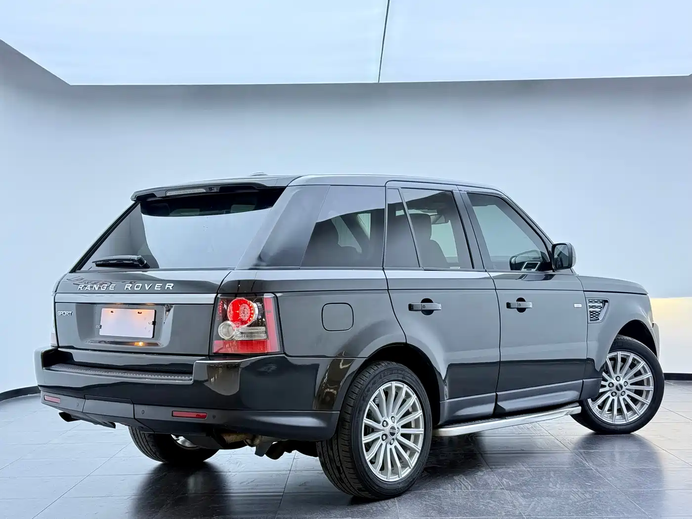 Land Rover Range Rover Sport 2012 5.0 NA V8 HSE фото 3