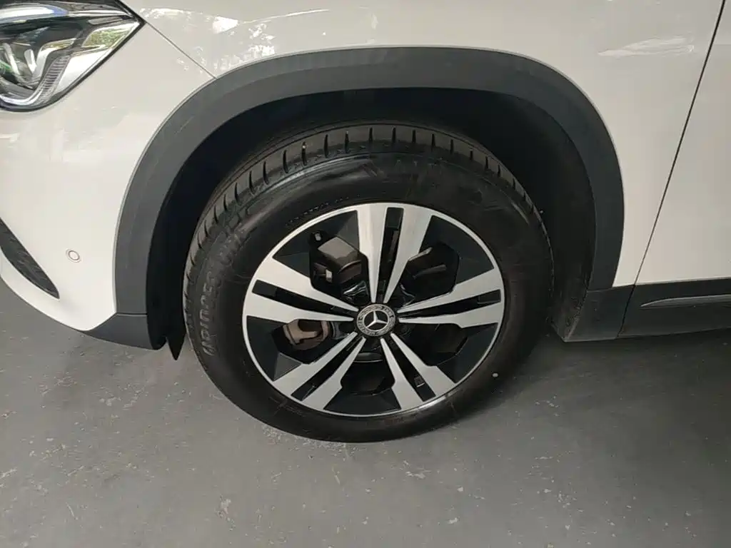 Фото 23 - Mercedes-Benz GLA