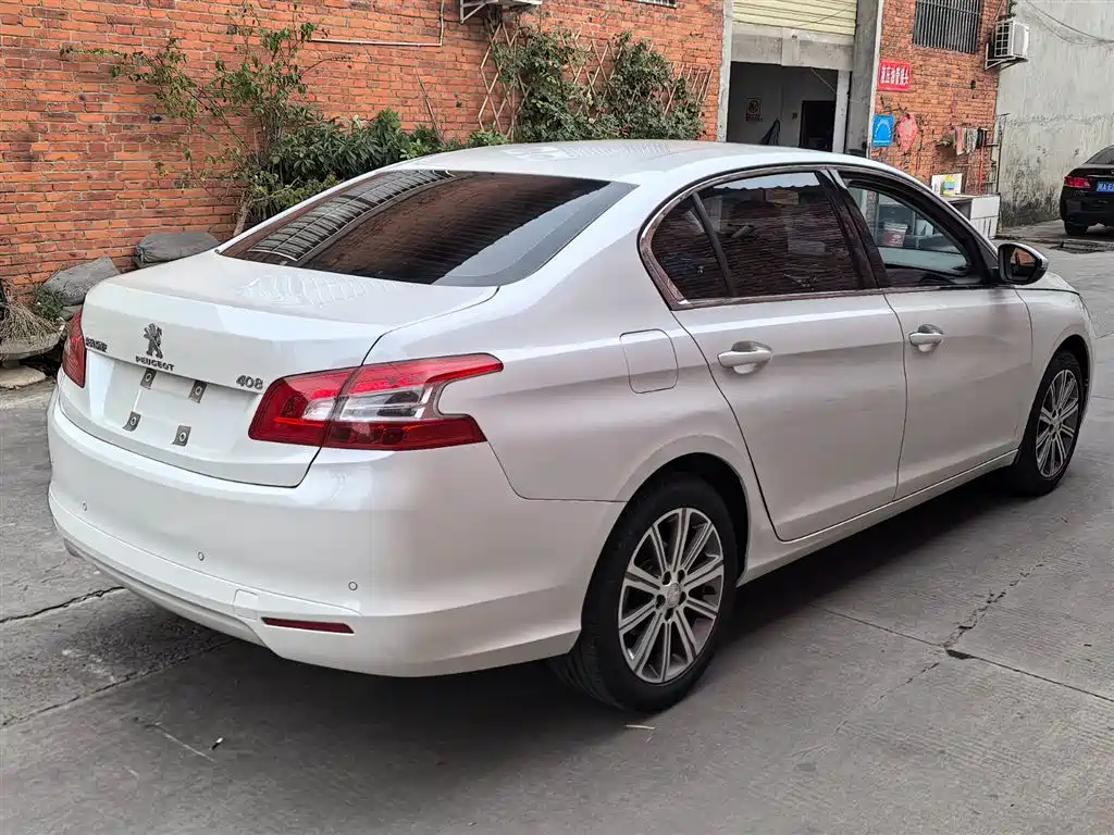 Peugeot 408 2014 1.8L Automatic Luxury Edition фото 7