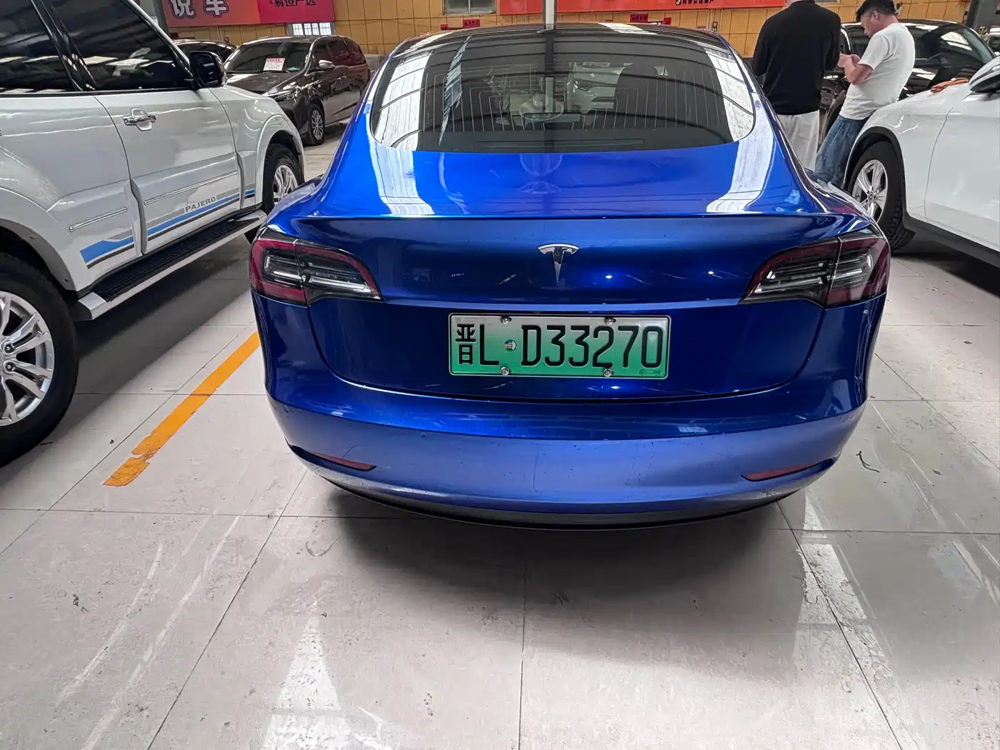 TESLA MODEL 3