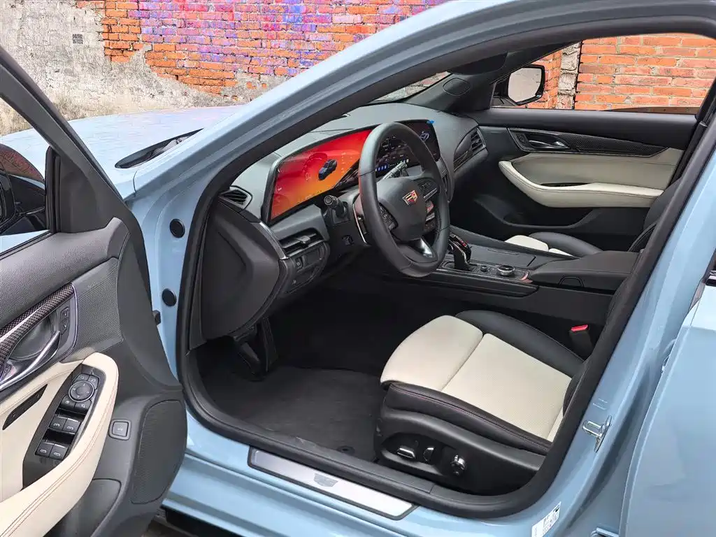 Cadillac CT5 2025 Model 28T Track Performance Edition фото 9