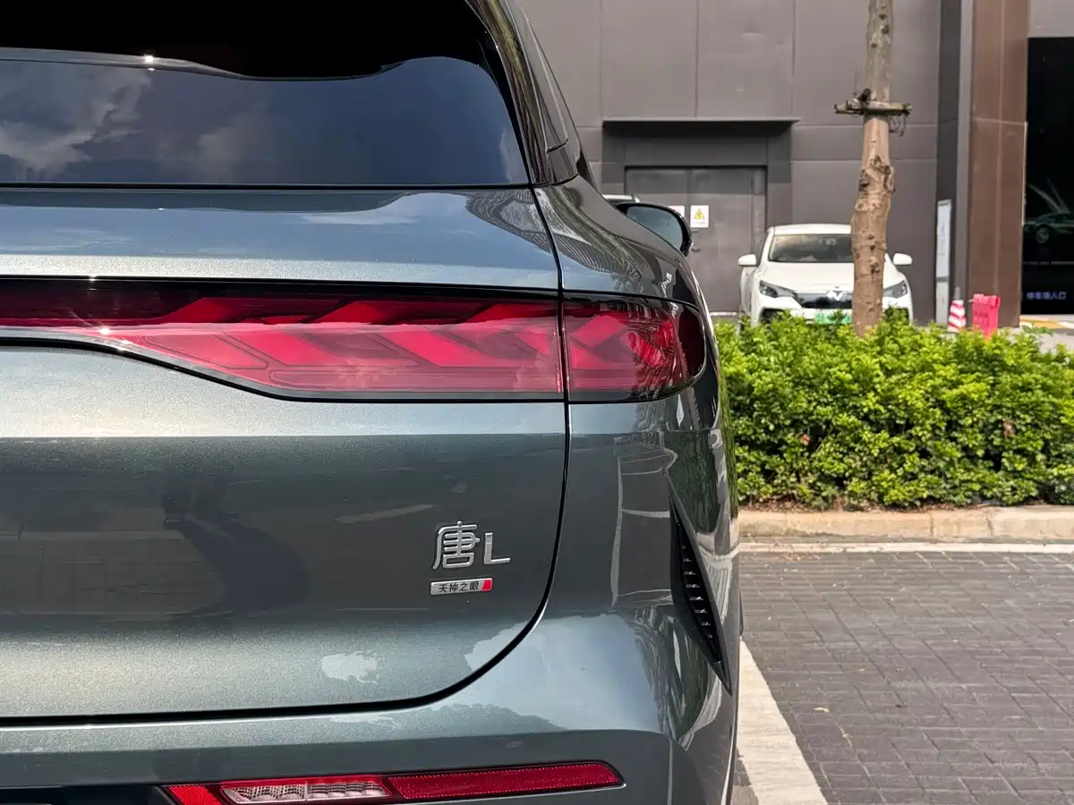 BYD Tang L 2025 2025 DM 175KM Drone Player Edition