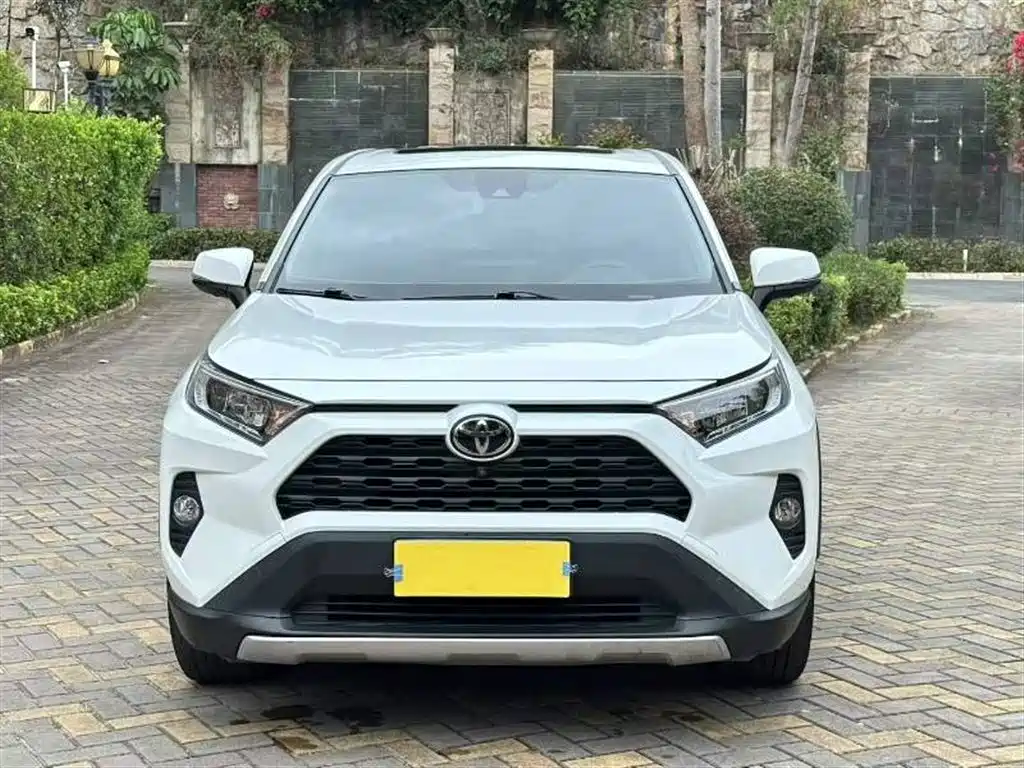 Toyota RAV4 Rongfang 2022 2.0L CVT 2WD Trend Plus Edition фото 2