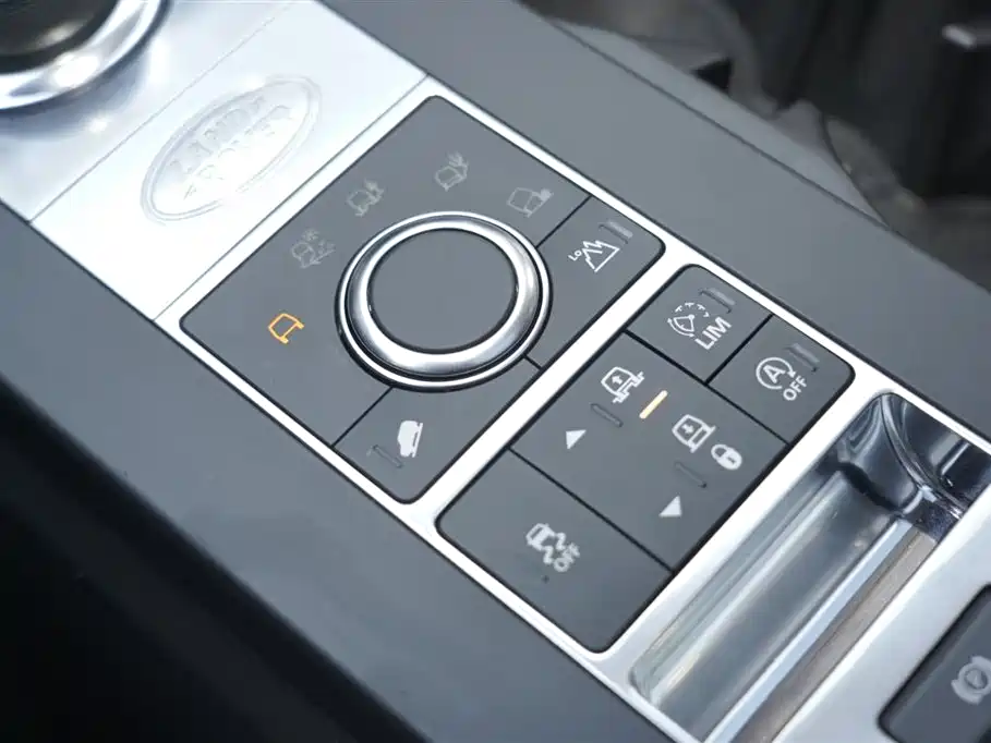 Land Rover Discovery 2017 3.0 SC V6 SE фото 10
