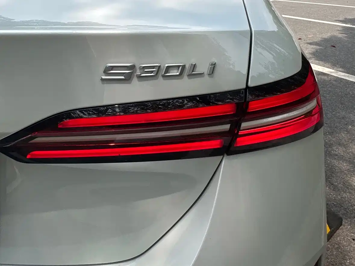 Фото 6 - BMW 5 Series