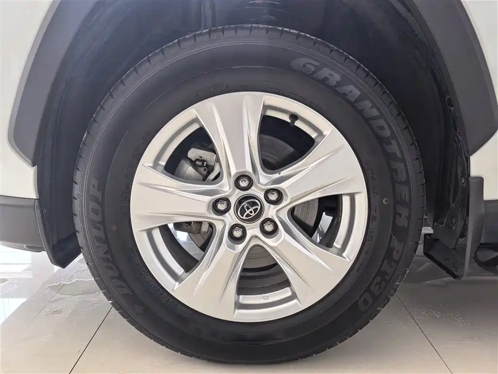 Toyota RAV4 Rongfang 2023 2.0L CVT 2WD Urban Edition фото 7