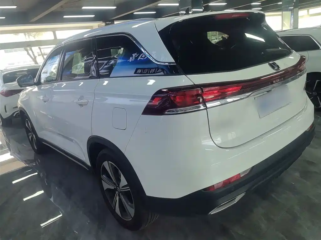 Changan X7 PLUS 2024 2024 1.5T Auto Prestige 7-Seater