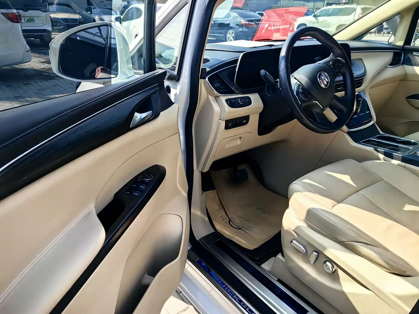 Buick GL8 2023 ES Landmaster Exclusive фото 8