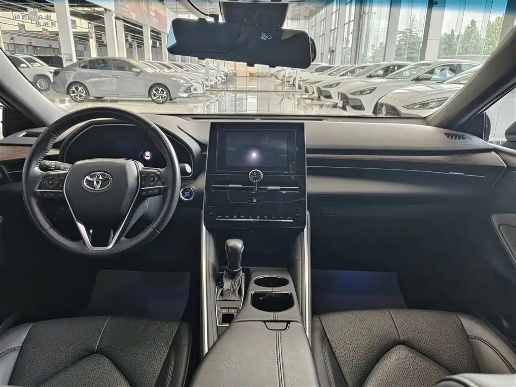 Toyota Avalon 2023 2.0L Luxury Edition фото 8