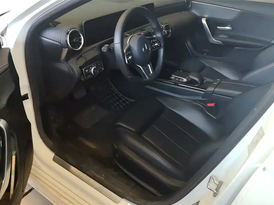 Mercedes-Benz A-Class 2020 Second Facelift A 180 L Sport Sedan фото 9
