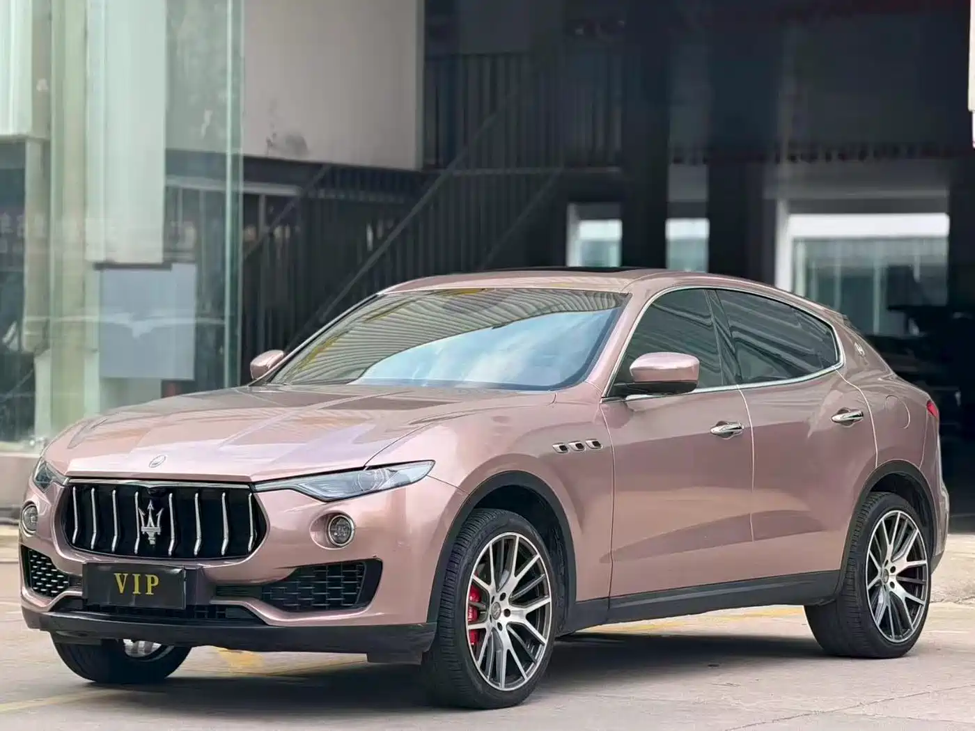 Фото 1 - Maserati Levante