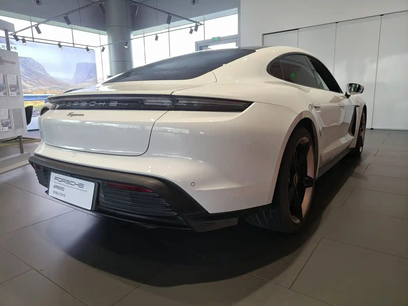 Porsche Taycan 2020 Taycan фото 7