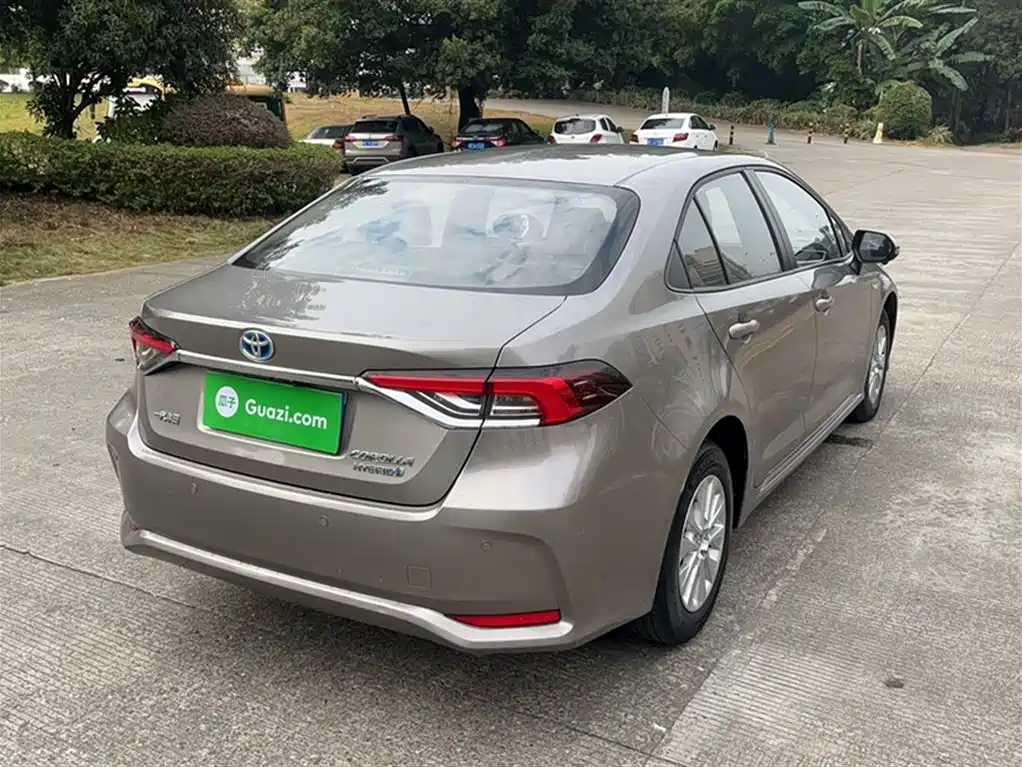 Toyota Corolla 2021 Hybrid 1.8L E-CVT Pioneer Edition фото 29
