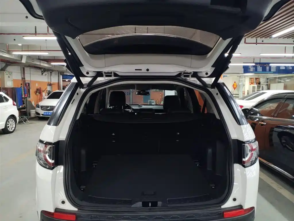 Land Rover Discovery Sport 2016 2.0T SE фото 19