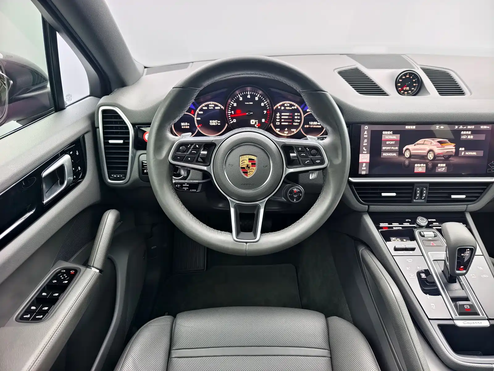 Фото 11 - Porsche Cayenne