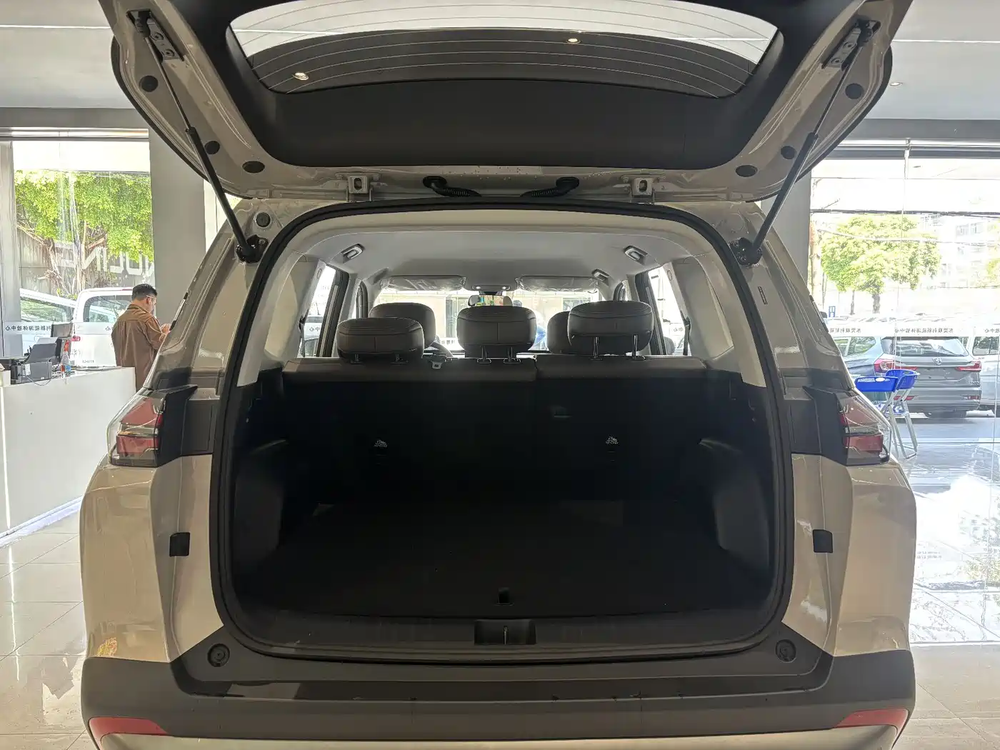 Wuling Motors Starlight 560 2025 Model Gasoline Version 5-seater фото 18