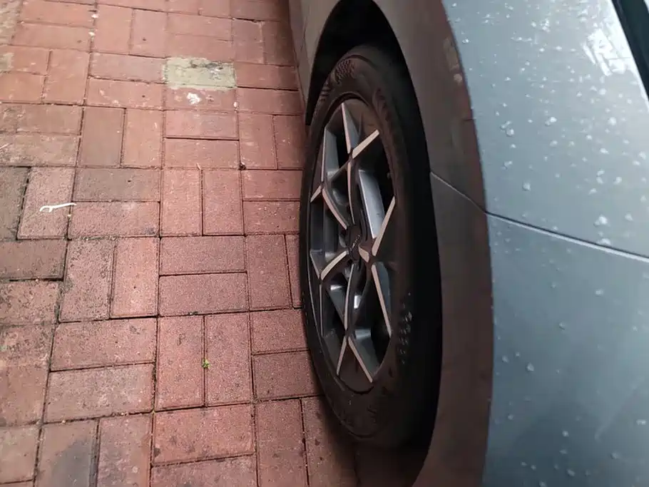Фото 6 - Lynk & Co Z20