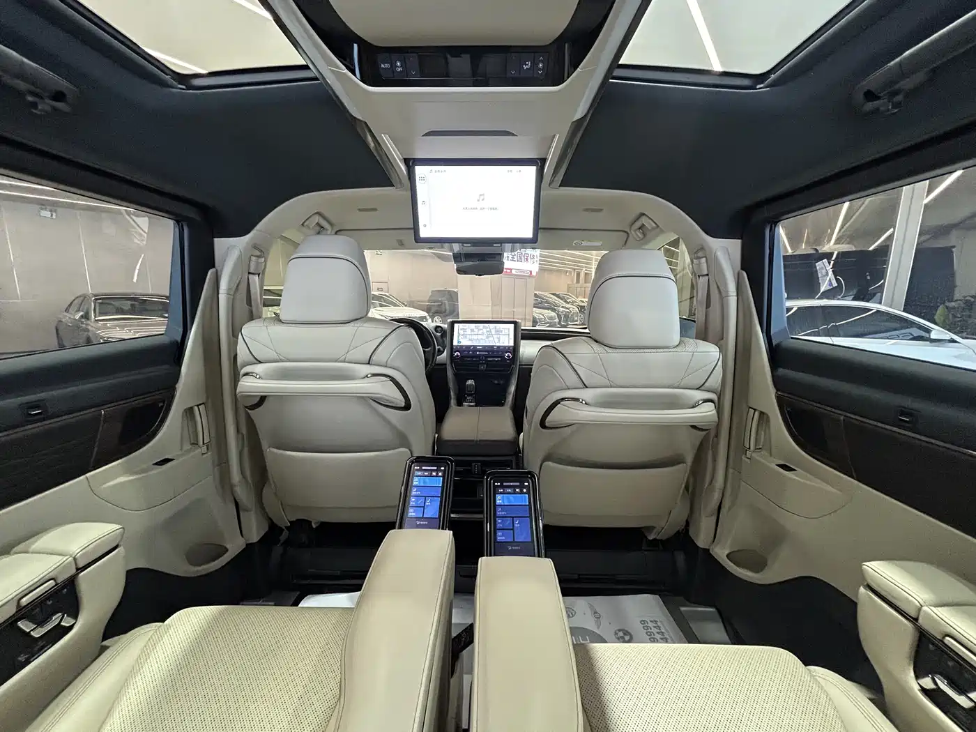 Toyota Vellfire 2023 Crown Hybrid 2.5L HV Premium фото 21