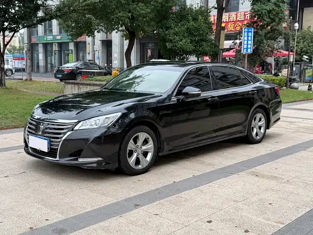 Toyota Crown 2015 2.5L Smart Edition — фото 1