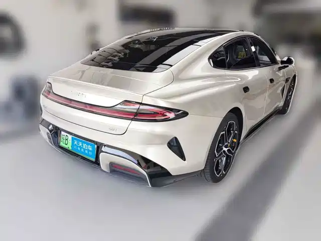 Xiaomi Auto Xiaomi SU7 2024 RWD Ultra Long Range Advanced Smart Driving Pro Edition — фото 2