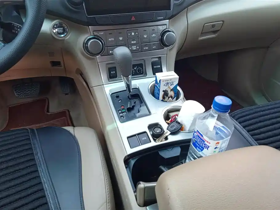 Toyota Highlander 2012 2.7L 2WD 7-Seater Luxury Edition фото 16