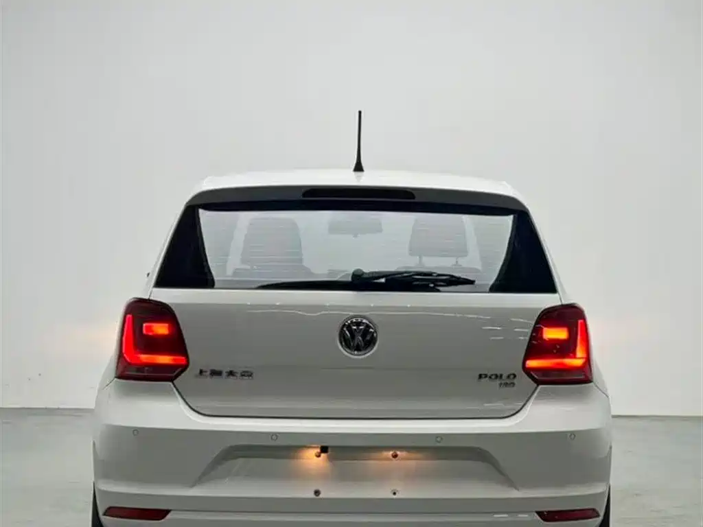 Volkswagen Polo 2014 1.6L Automatic Comfort Edition фото 11