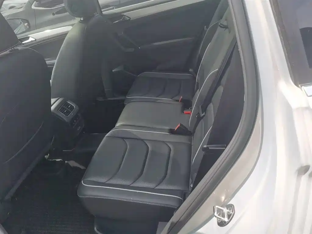 Volkswagen Tiguan L 2018 380TSI Automatic AWD Flagship Edition фото 17