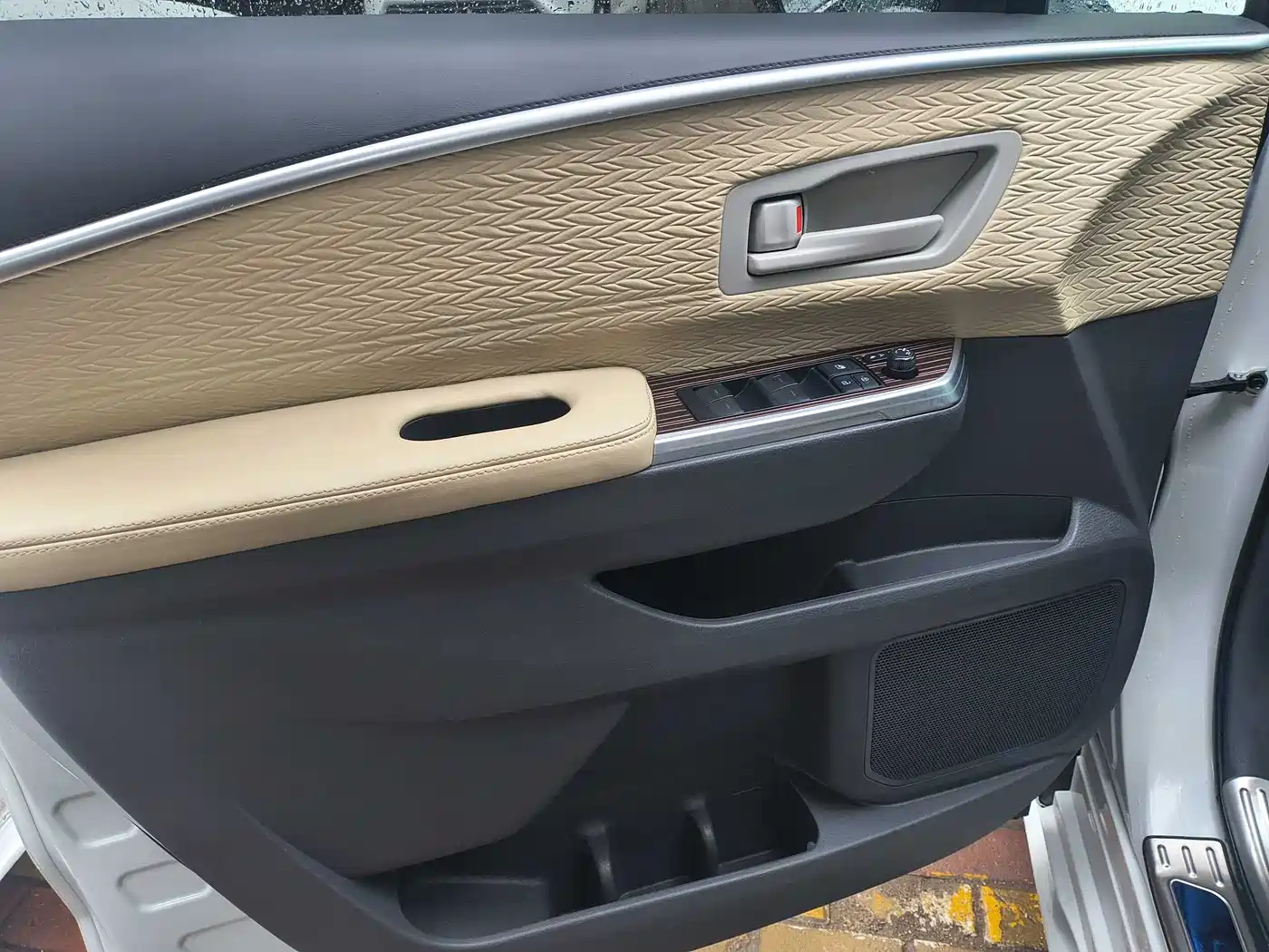 Toyota Sienna 2023 2.5L Hybrid Comfort Edition фото 7