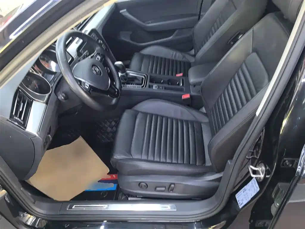 Volkswagen Magotan 2018 330TSI DSG Leading фото 15