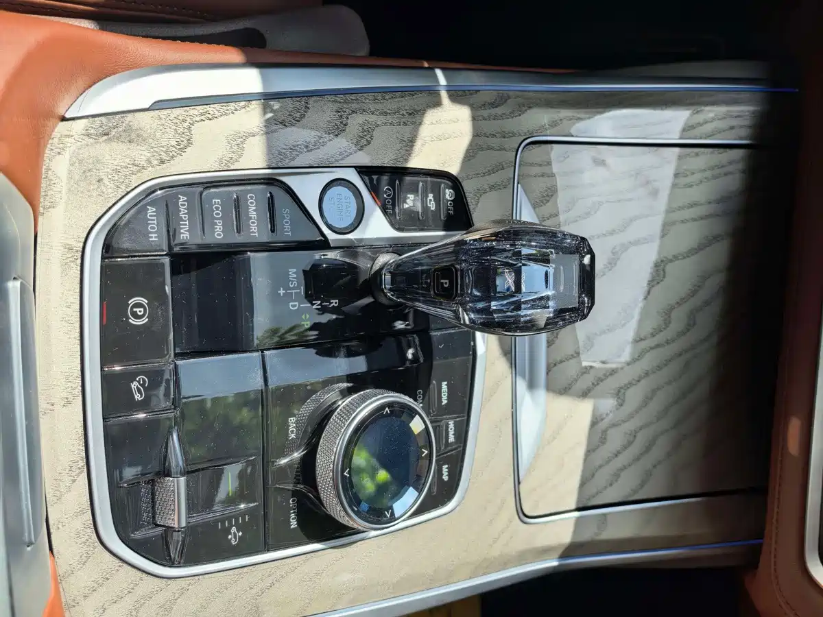 صورة 16 - BMW X7