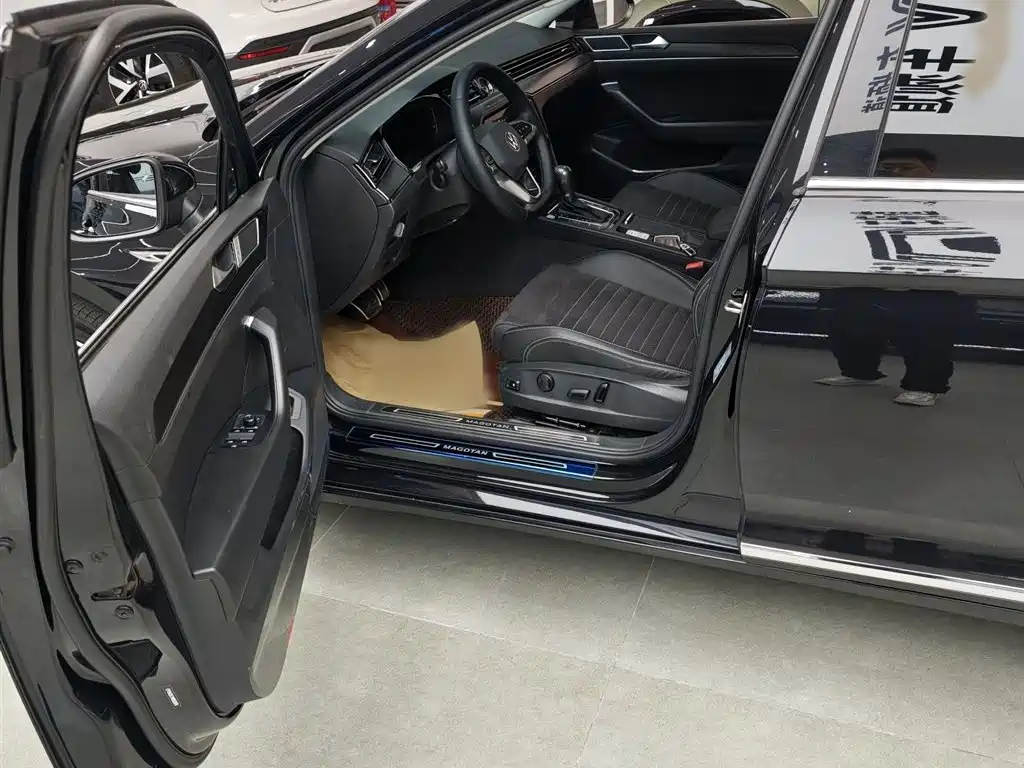 Volkswagen Magotan 2020 330TSI DSG Luxury фото 7