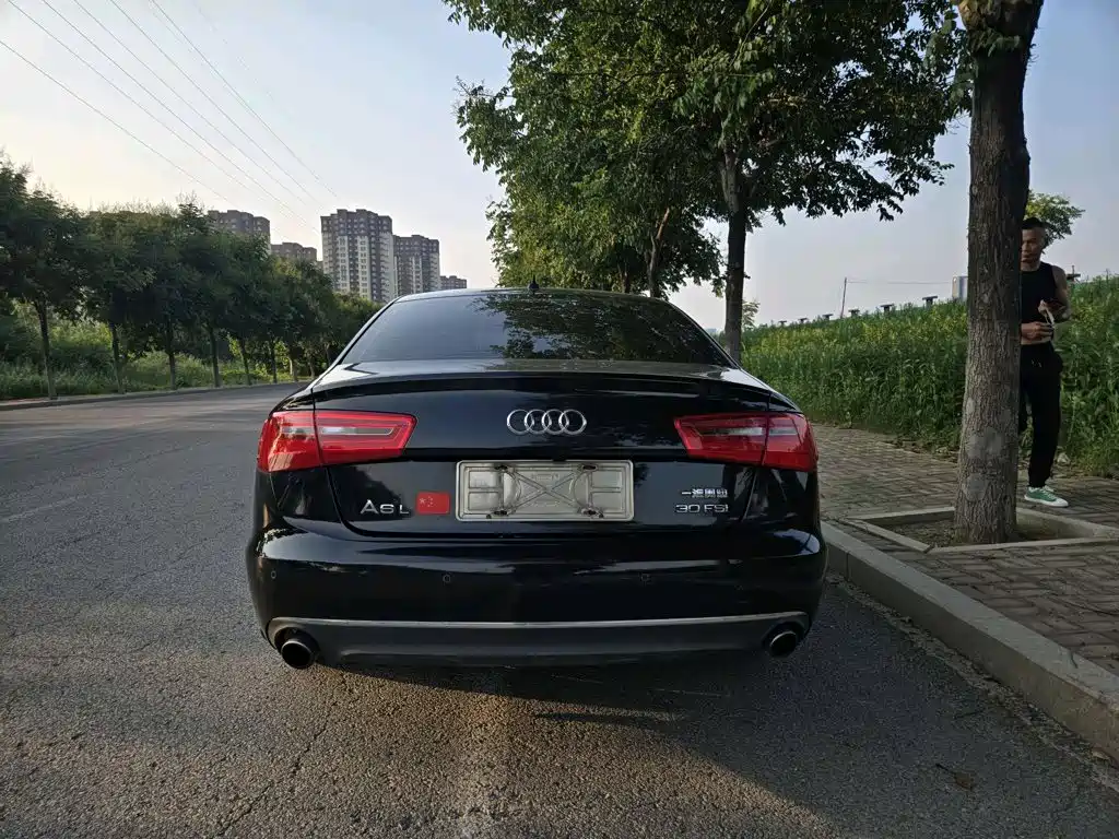 Photo 8 - Audi A6L