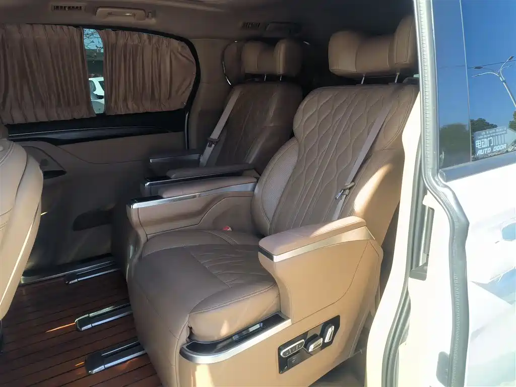 Buick GL8 2021 ES Landlord 653T Premium фото 14
