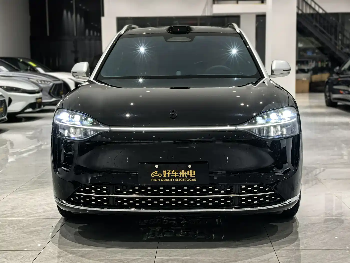 AITO Wenjie AITO M9 2024 Model Extended Range Ultra Edition 52kWh 5-Seater фото 2