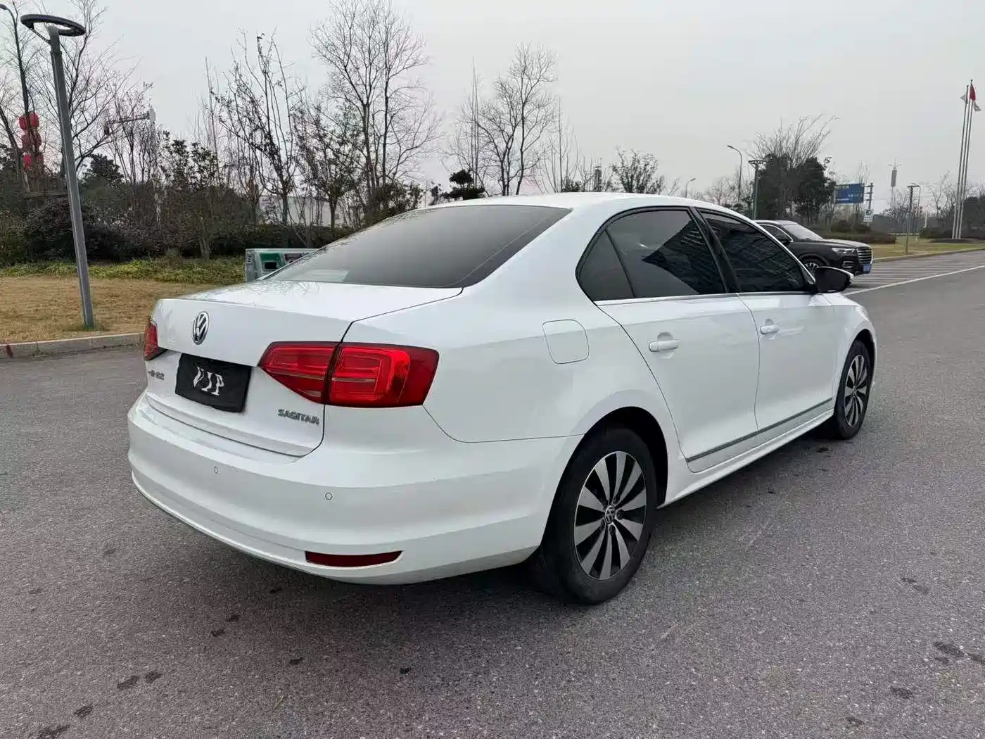 Volkswagen Sagitar 2015 1.6L Automatic Comfort фото 4
