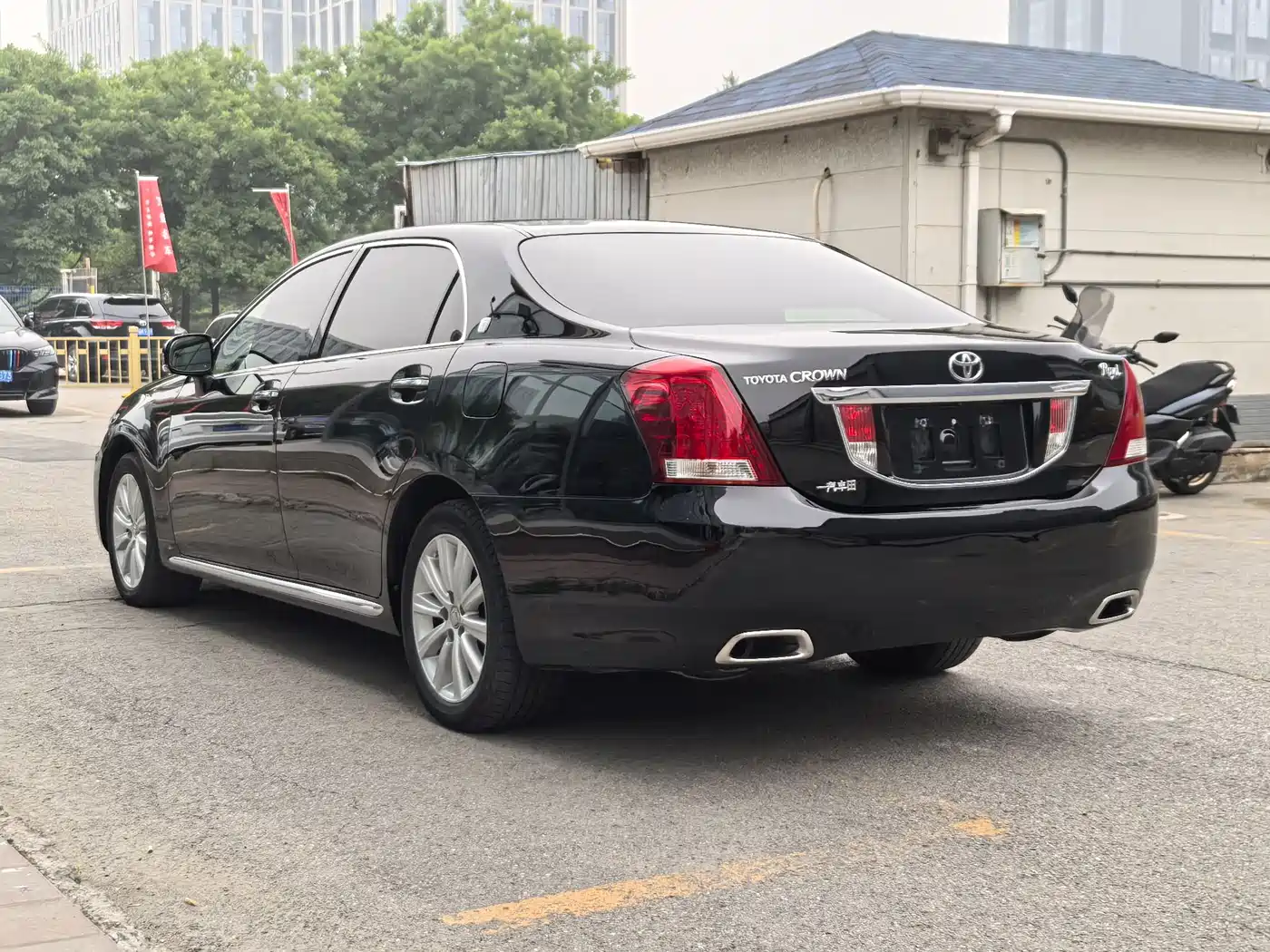 Toyota Crown 2010 2.5L Royal Leather Sunroof Navigation фото 4