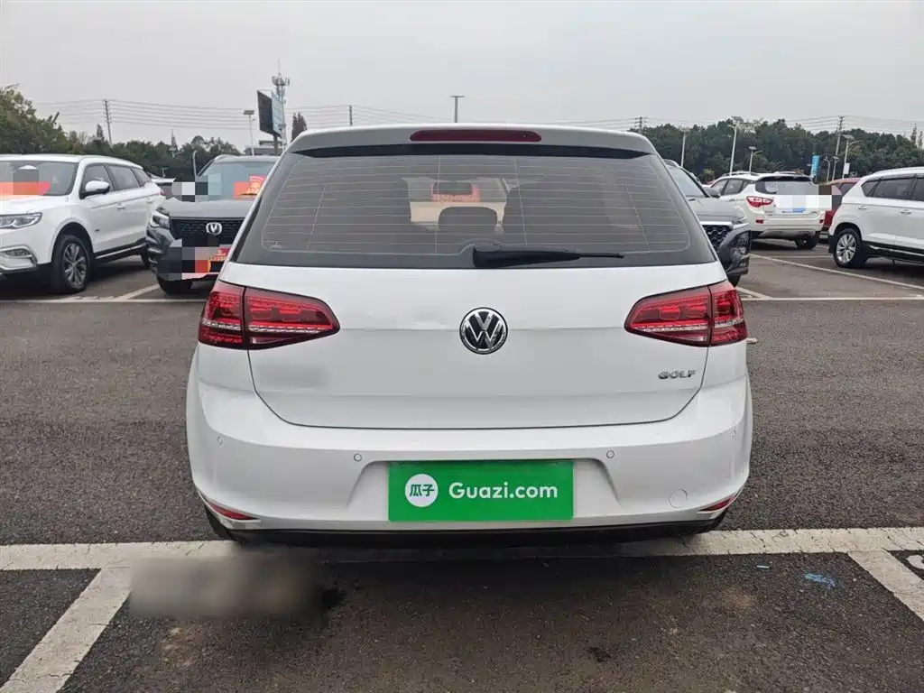 Volkswagen Golf 2017 1.6L Auto Comfort Millionth Edition фото 6