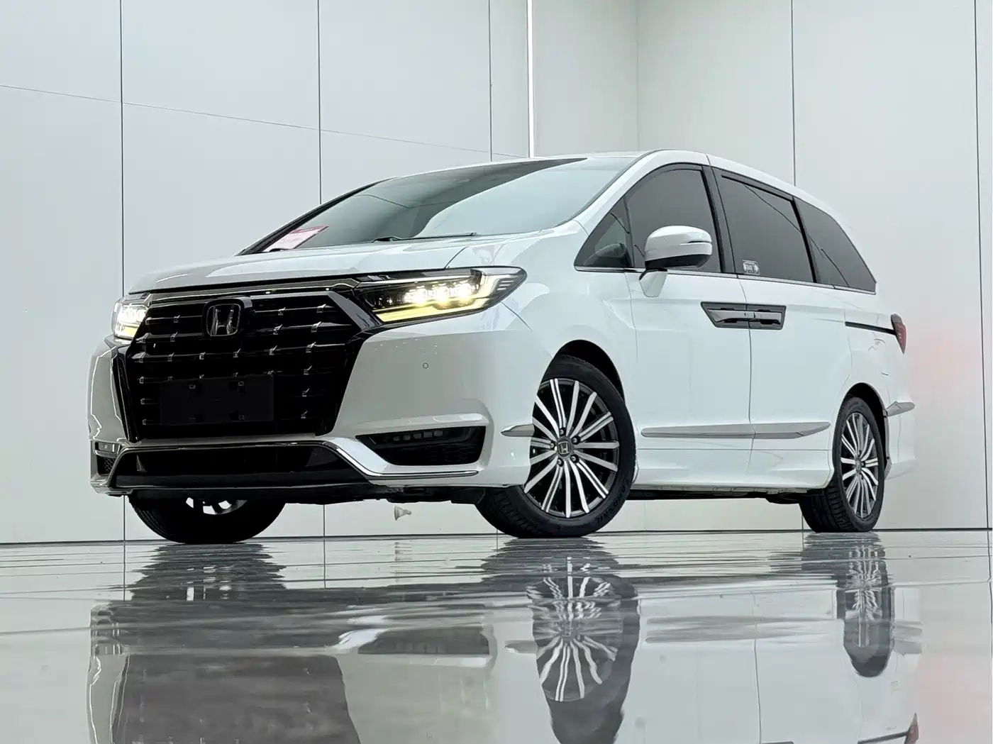 Honda Elysion 2023 2022 2.0L e:HEV Luxury