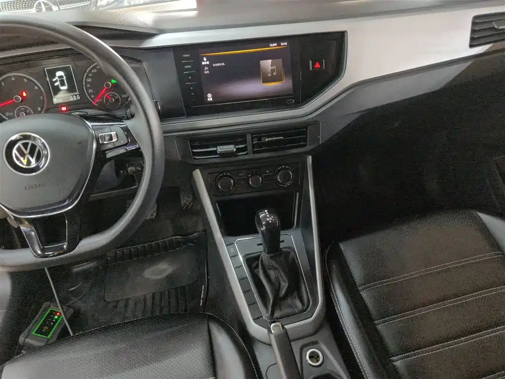 Volkswagen Polo 2021 Plus 1.5L Automatic Panorama Enjoyment Edition фото 5