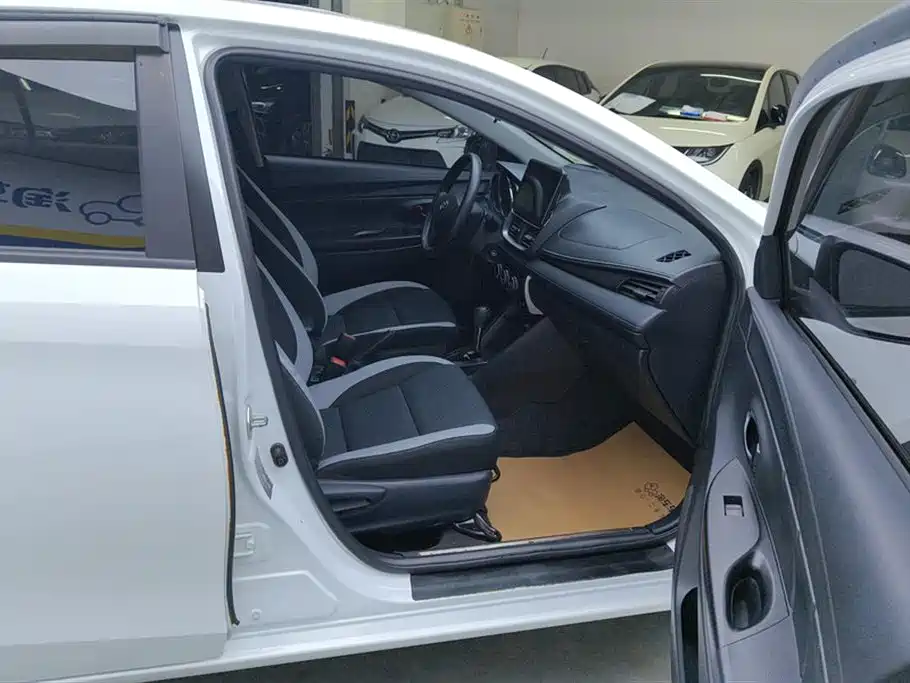 Toyota YARiS L Zhi Xuan 2021 1.5L CVT Leading Edition фото 8