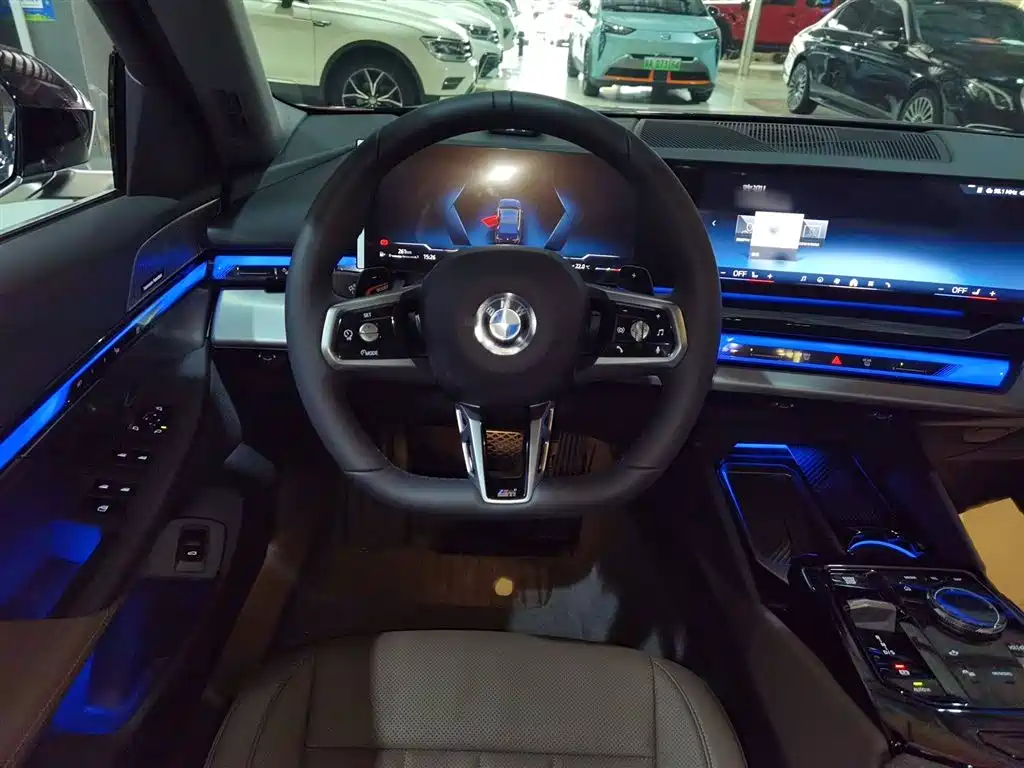 BMW 5 Series 2024 530Li Leading M Sport Package фото 3