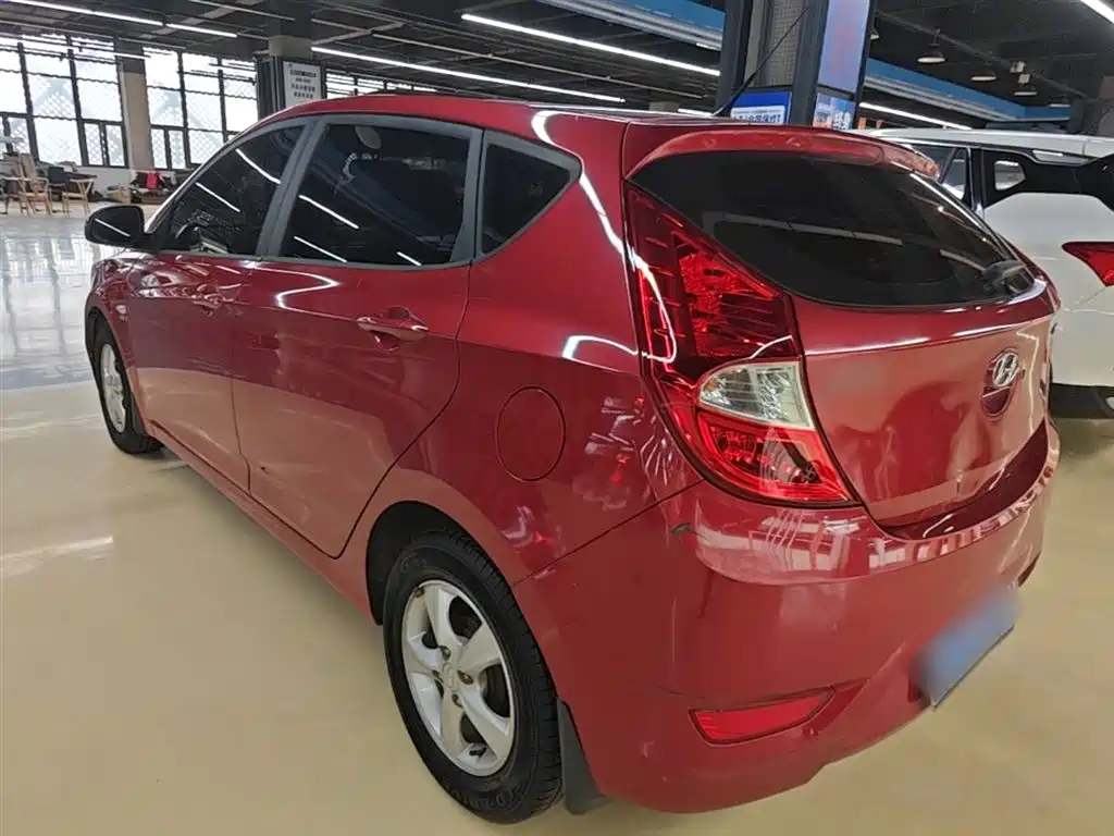 Hyundai Reina 2014 Model 1.4L Automatic GLX фото 5